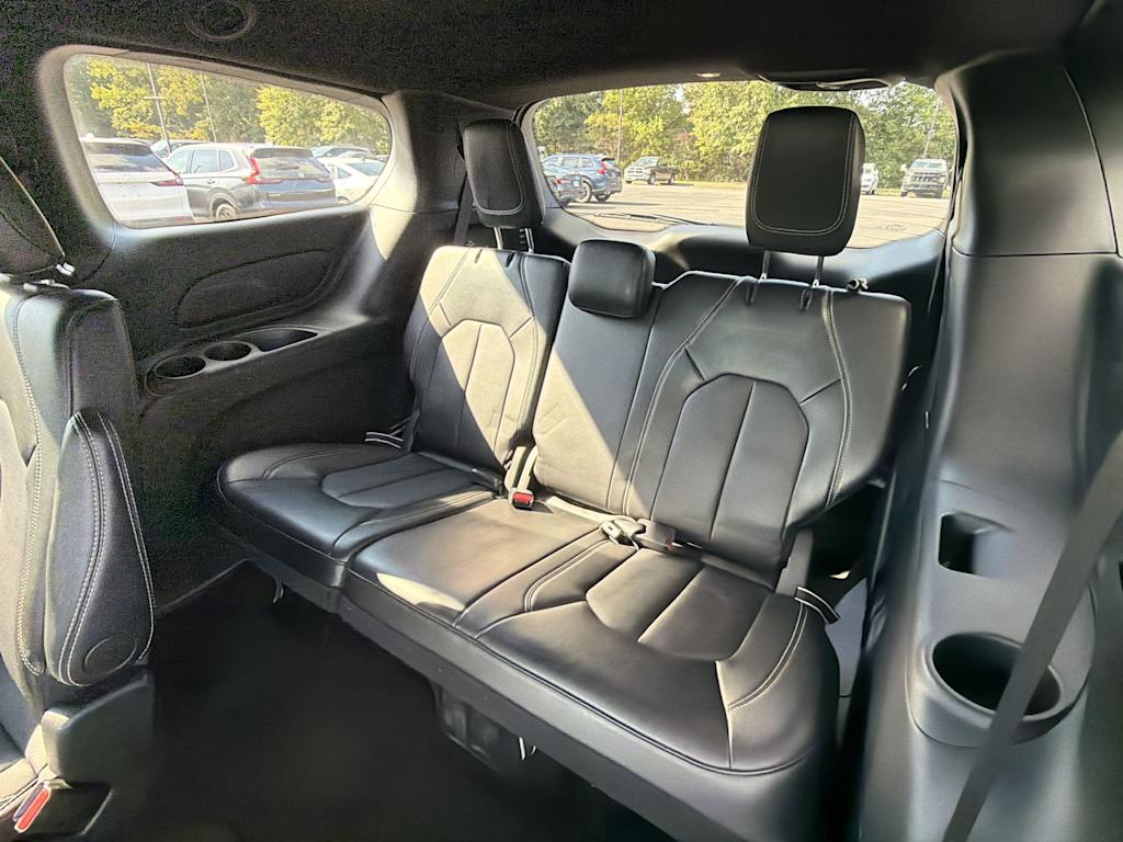 Thumbnail: 2025 Chrysler Pacifica - 24