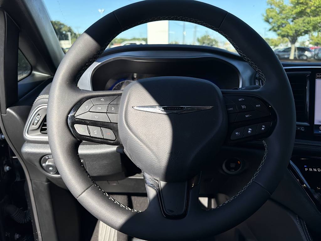 Thumbnail: 2026 Chrysler Pacifica - 2