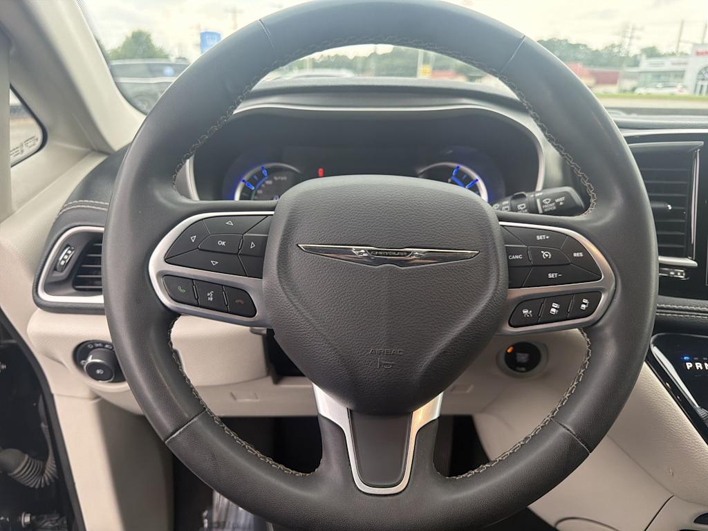 Thumbnail: 2023 Chrysler Pacifica - 2