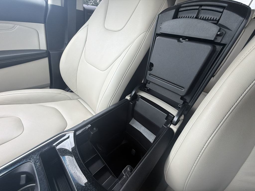 Thumbnail: 2019 Ford Edge - 9