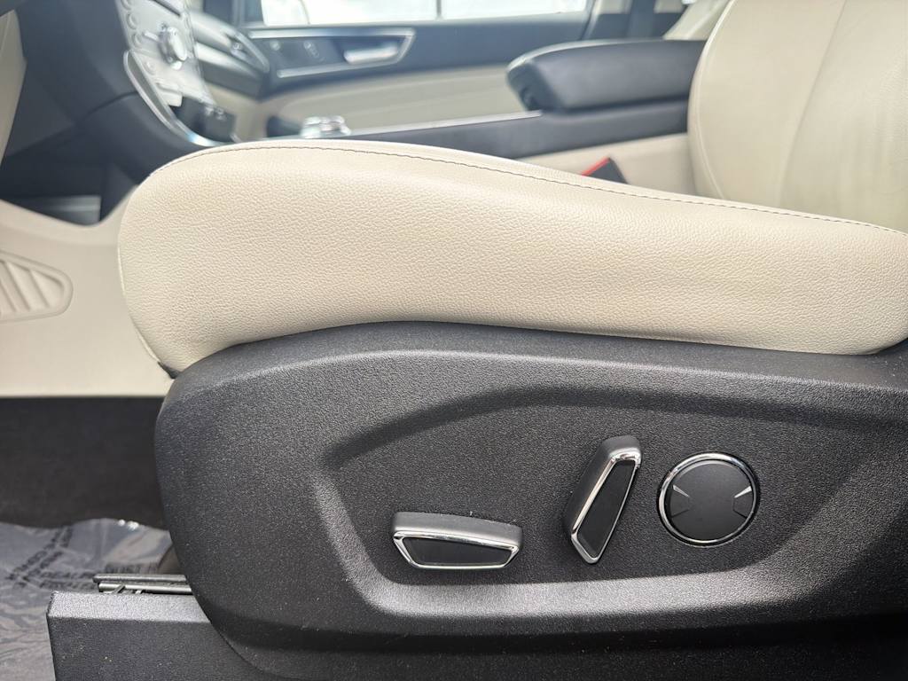 Thumbnail: 2019 Ford Edge - 20