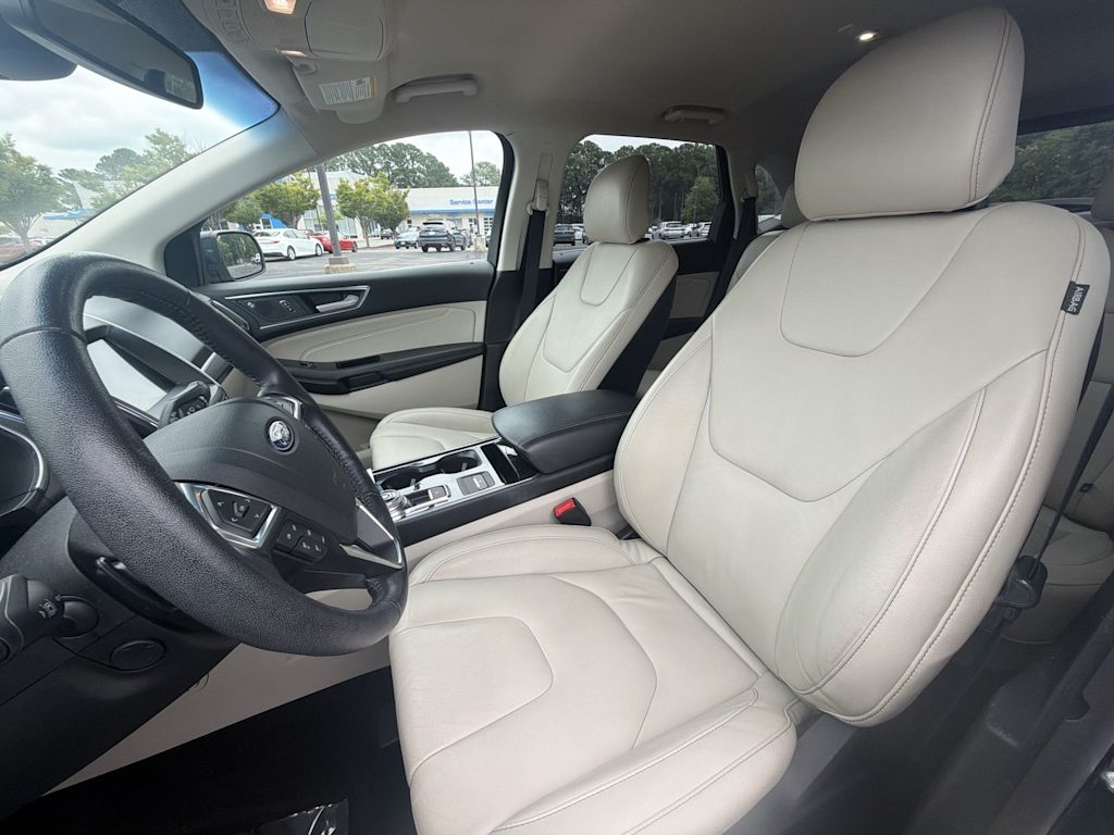 Thumbnail: 2019 Ford Edge - 8