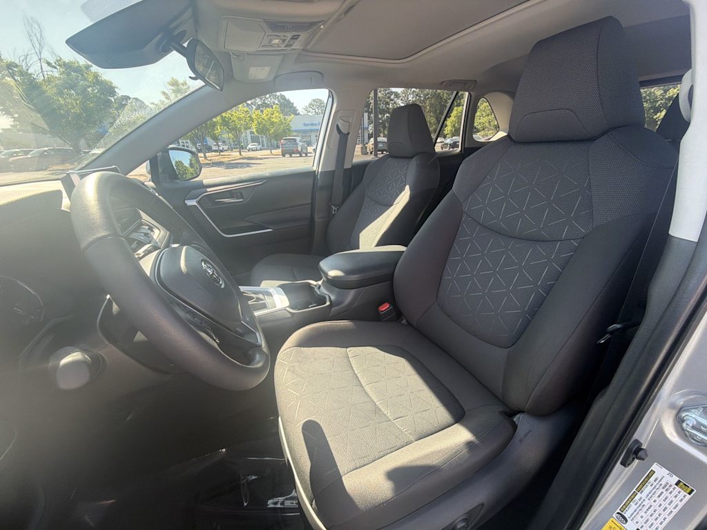 Thumbnail: 2024 Toyota RAV4 - 10