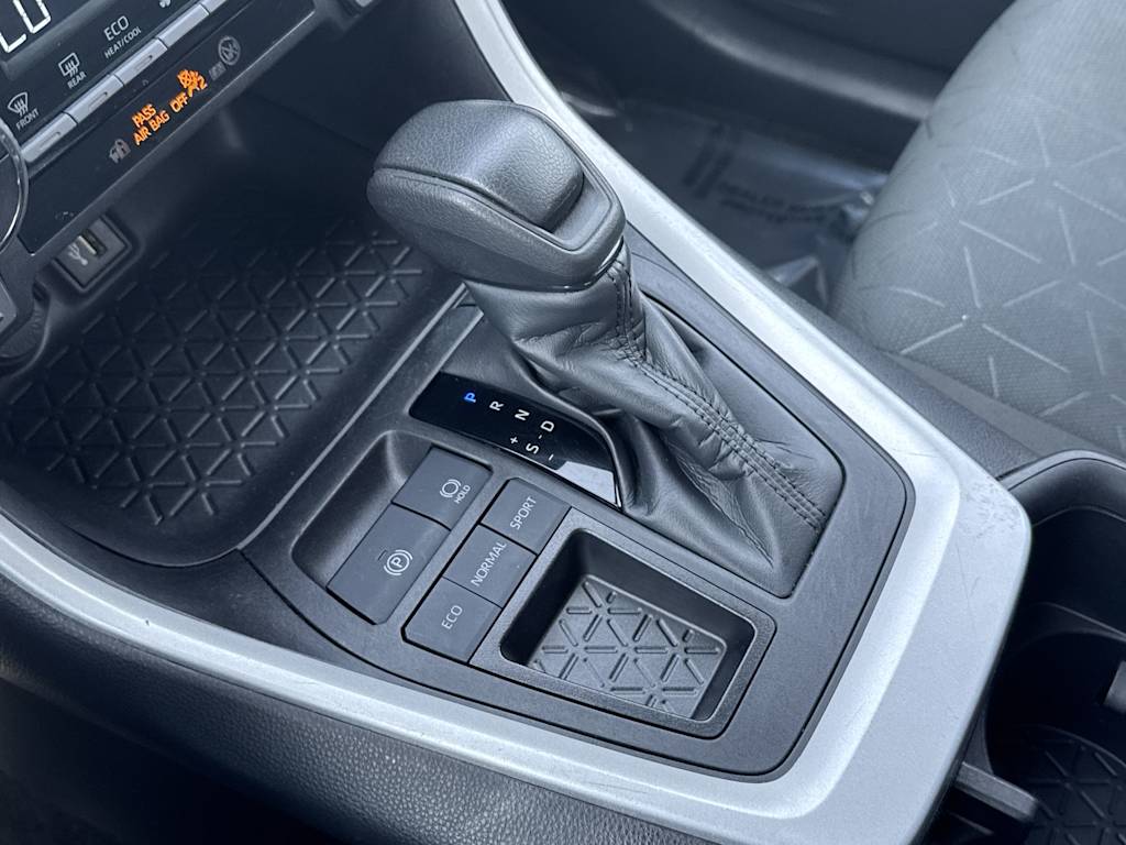 Thumbnail: 2024 Toyota RAV4 - 12