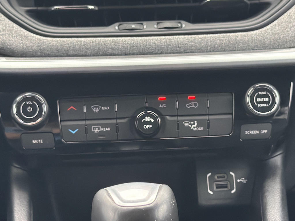 Thumbnail: 2024 Jeep Compass - 22