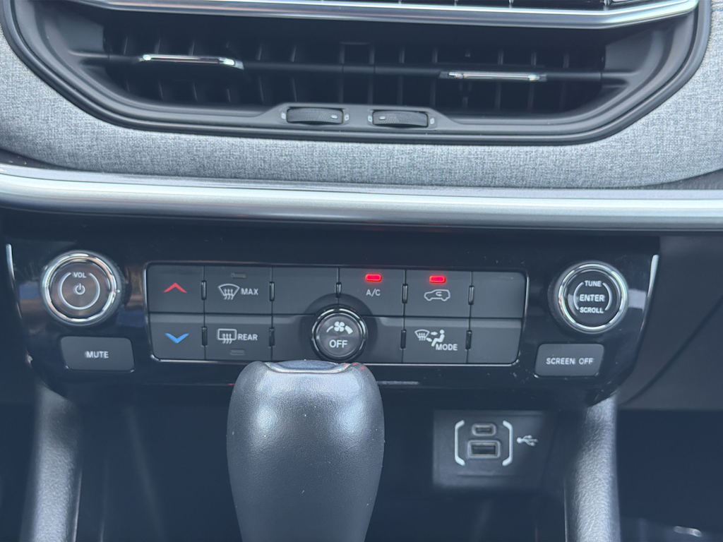 Thumbnail: 2024 Jeep Compass - 22