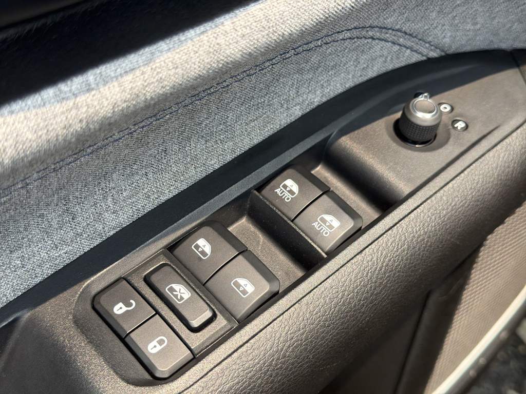 Thumbnail: 2024 Jeep Compass - 21