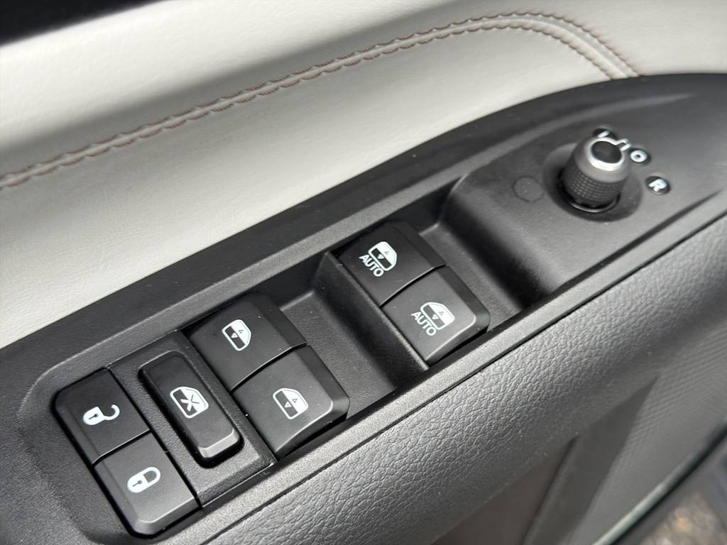 Thumbnail: 2024 Jeep Compass - 21