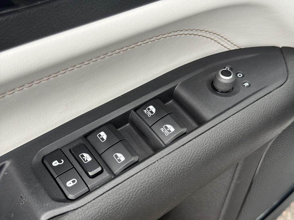 Thumbnail: 2024 Jeep Compass - 21