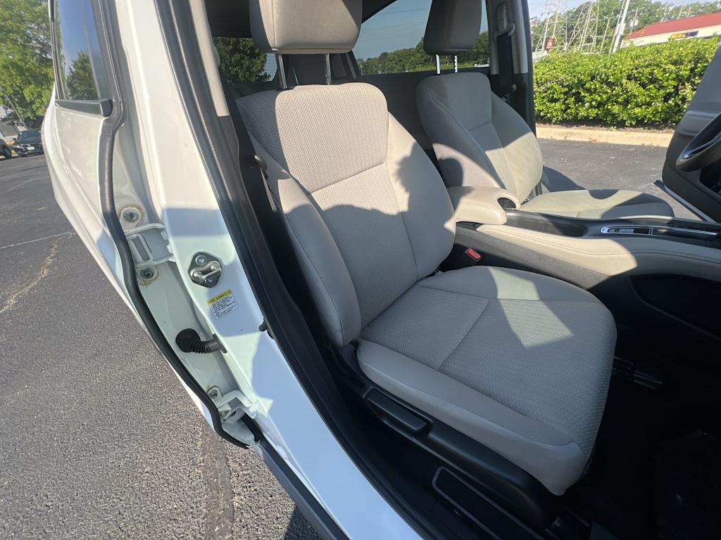 2016 Honda HR-V LX 9