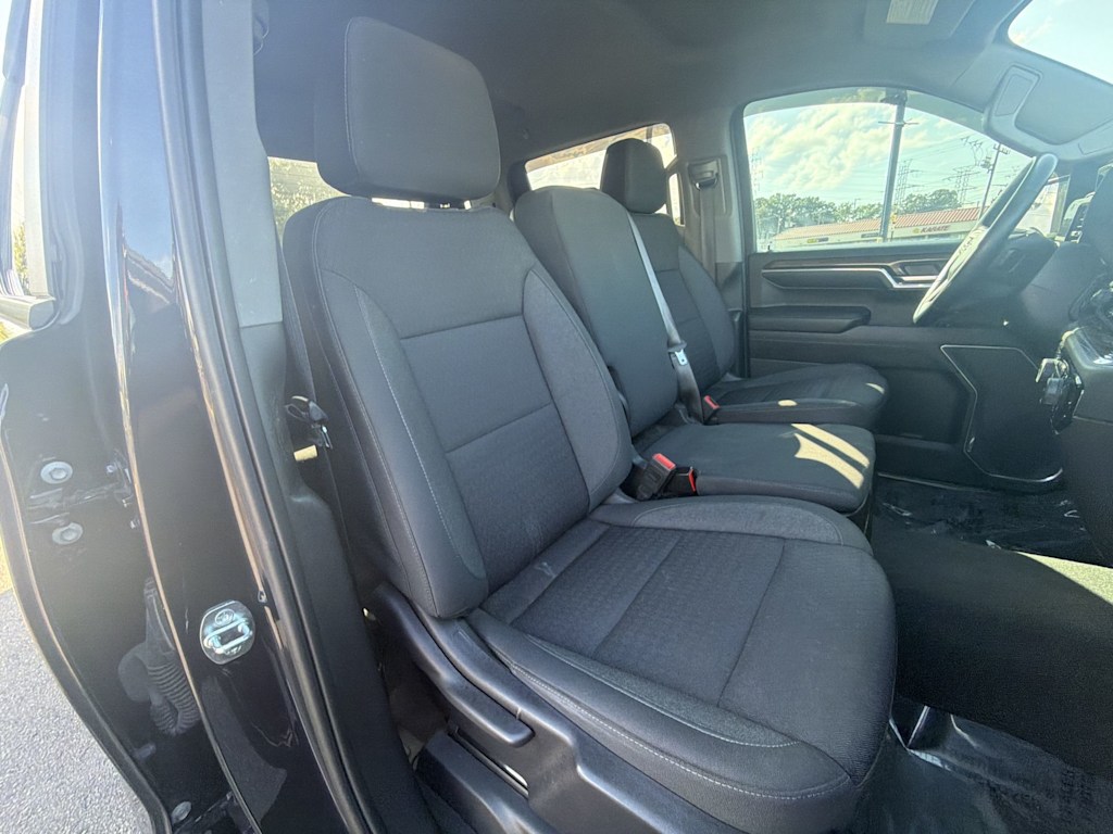 Thumbnail: 2023 Chevrolet Silverado 1500 - 24