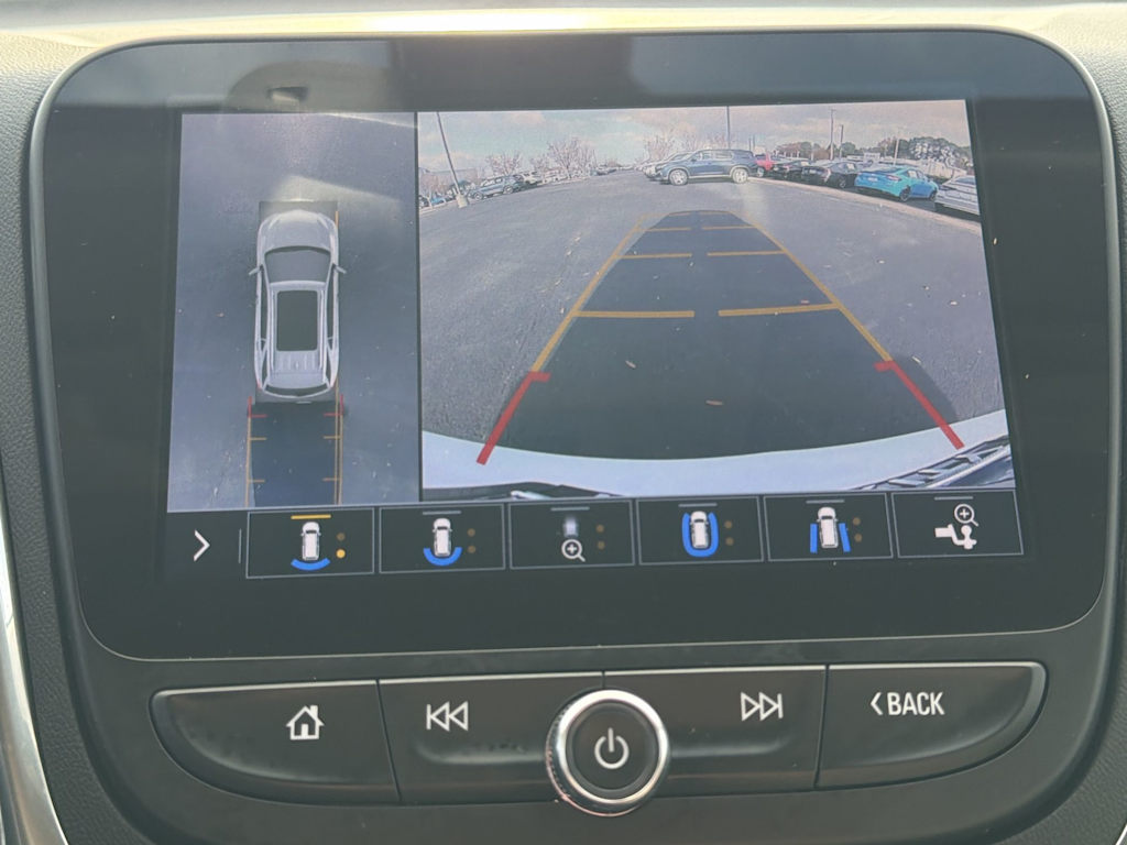 Thumbnail: 2021 Chevrolet Equinox - 23