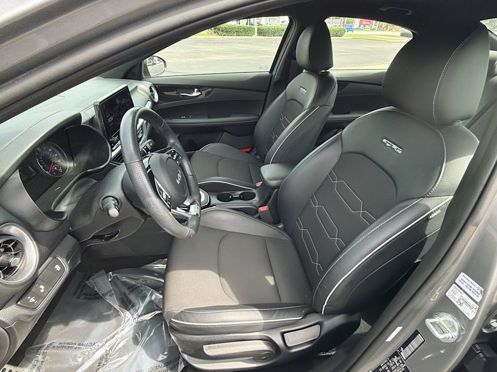 Thumbnail: 2023 Kia Forte - 9