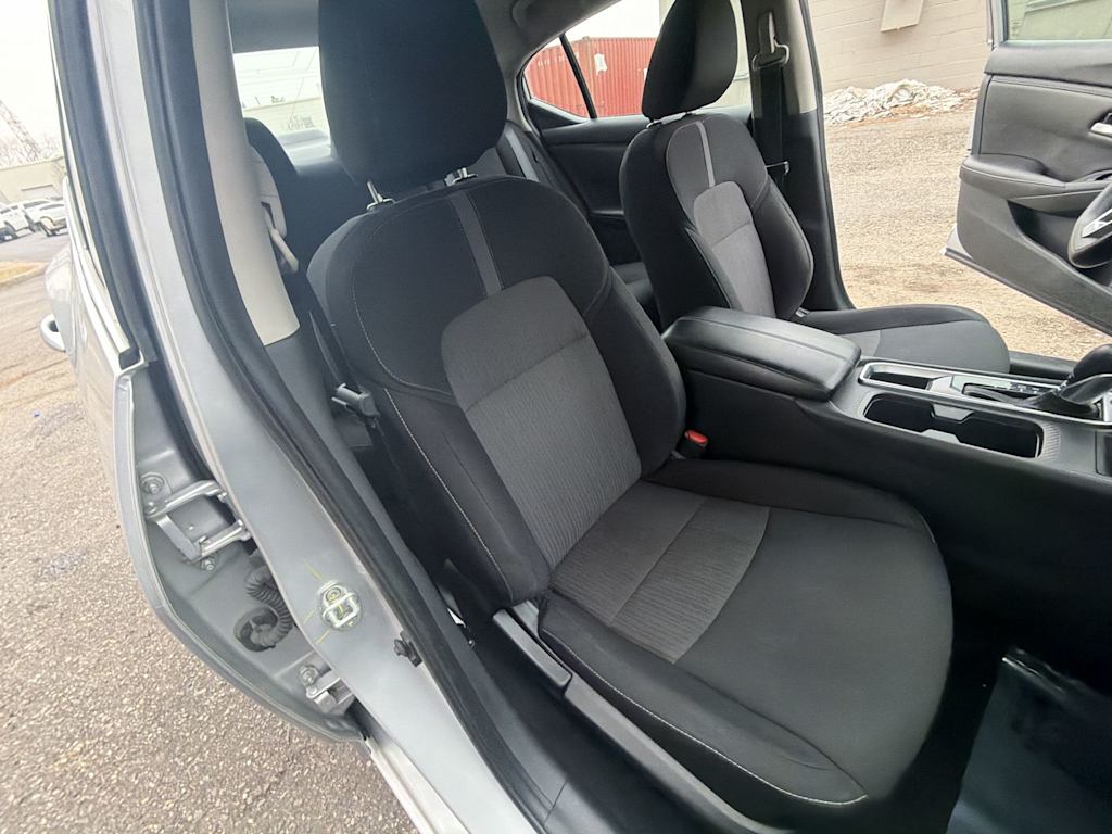 Thumbnail: 2023 Nissan Sentra - 9