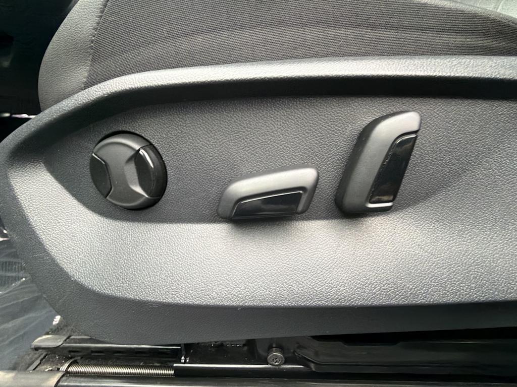 Thumbnail: 2024 Volkswagen Tiguan - 21