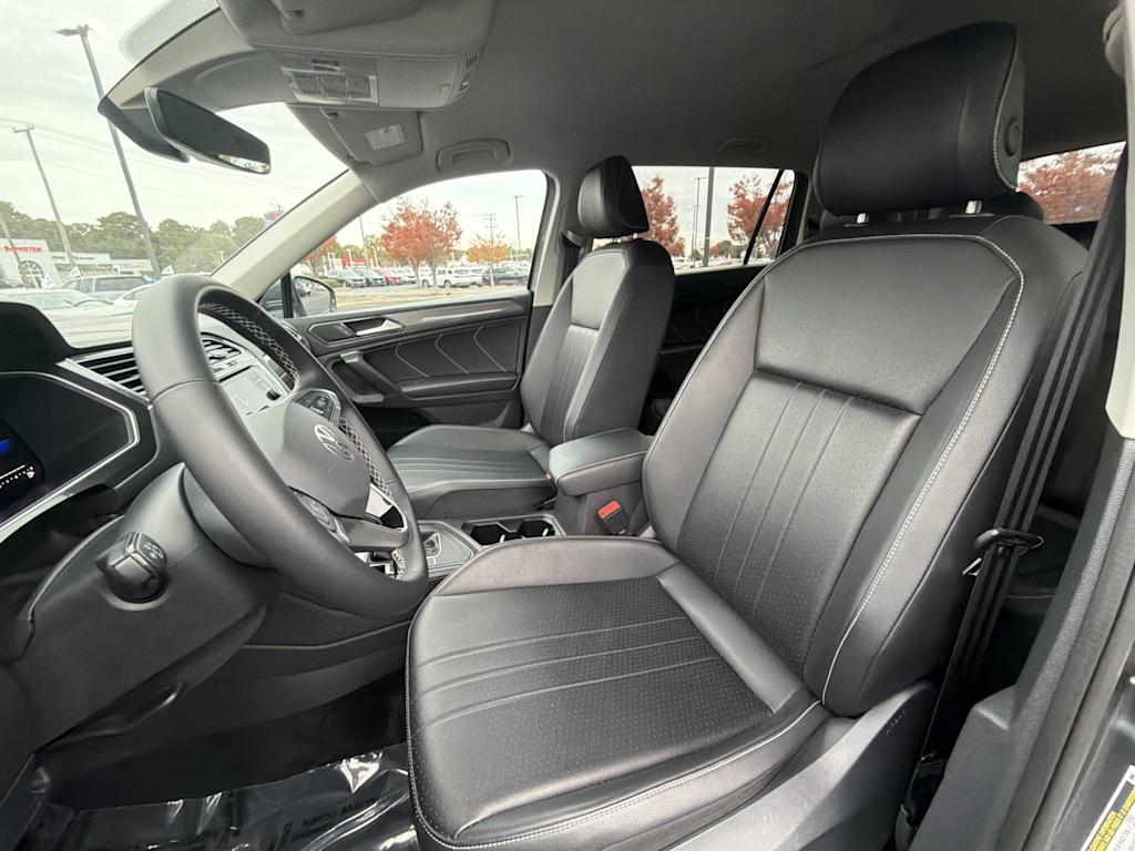 Thumbnail: 2024 Volkswagen Tiguan - 8