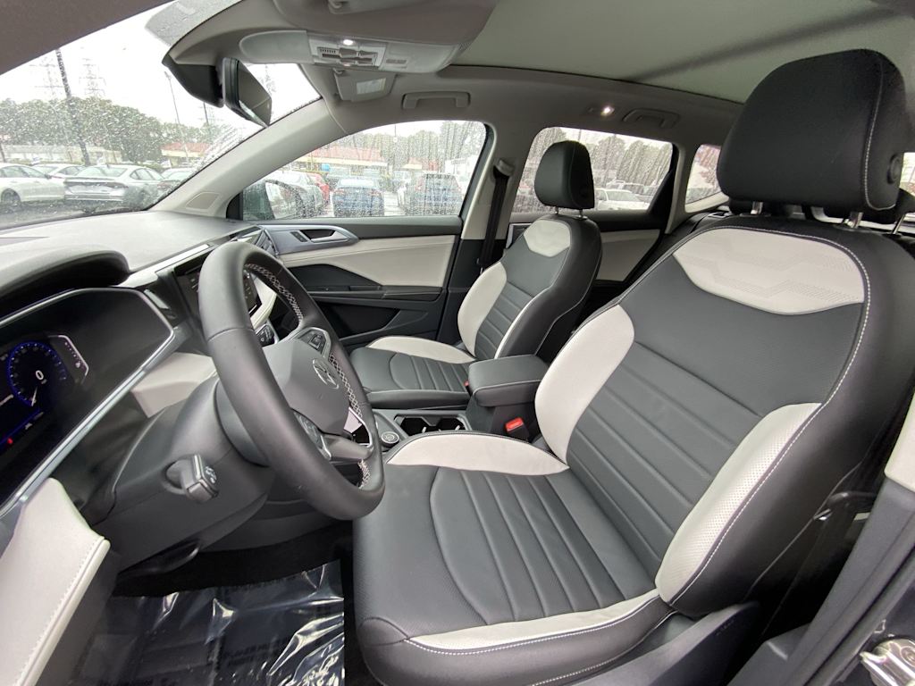 Thumbnail: 2025 Volkswagen Taos - 8