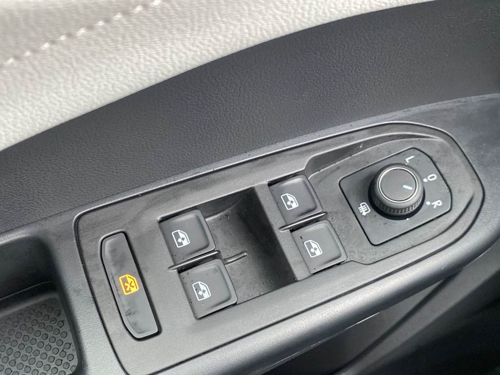 Thumbnail: 2025 Volkswagen Taos - 22