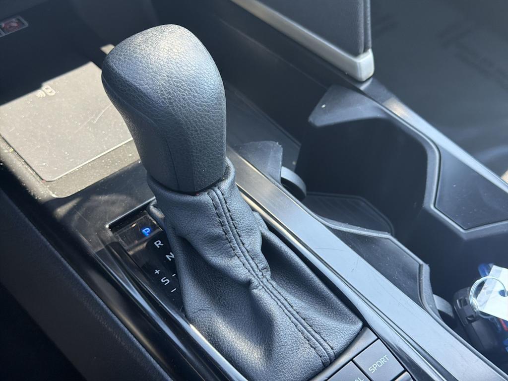 Thumbnail: 2025 Toyota Camry - 12