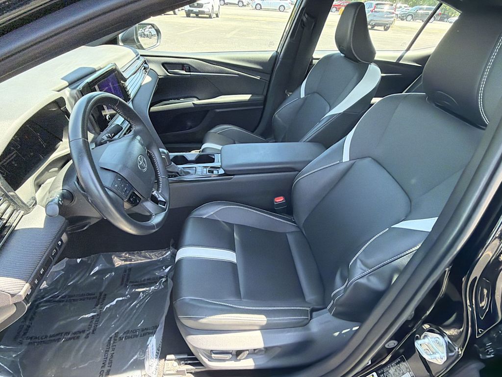 Thumbnail: 2025 Toyota Camry - 9