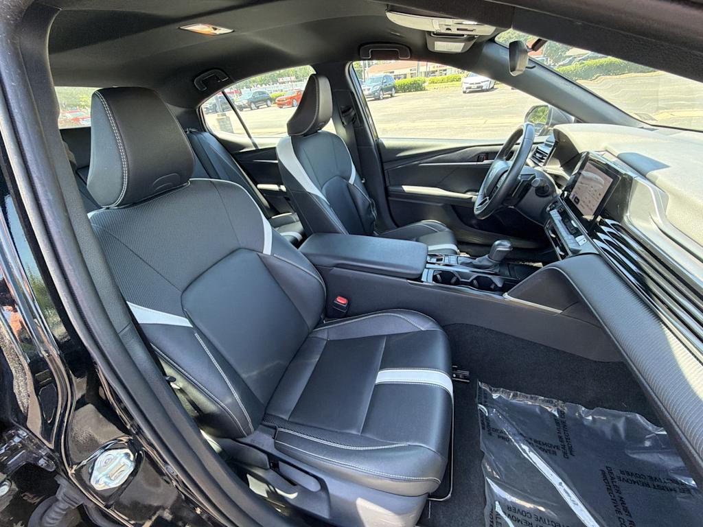Thumbnail: 2025 Toyota Camry - 10