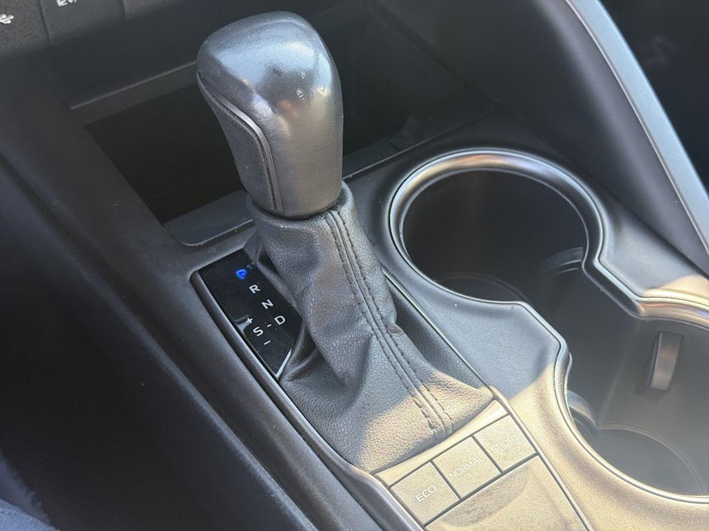 Thumbnail: 2024 Toyota Camry - 12