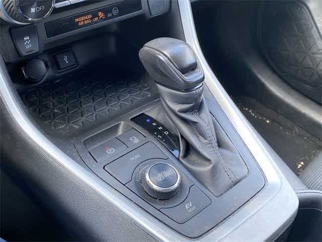 Thumbnail: 2022 Toyota RAV4 - 13