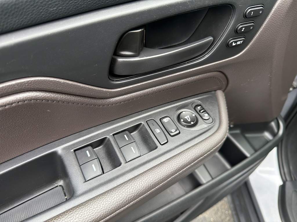 Thumbnail: 2020 Honda Odyssey - 21