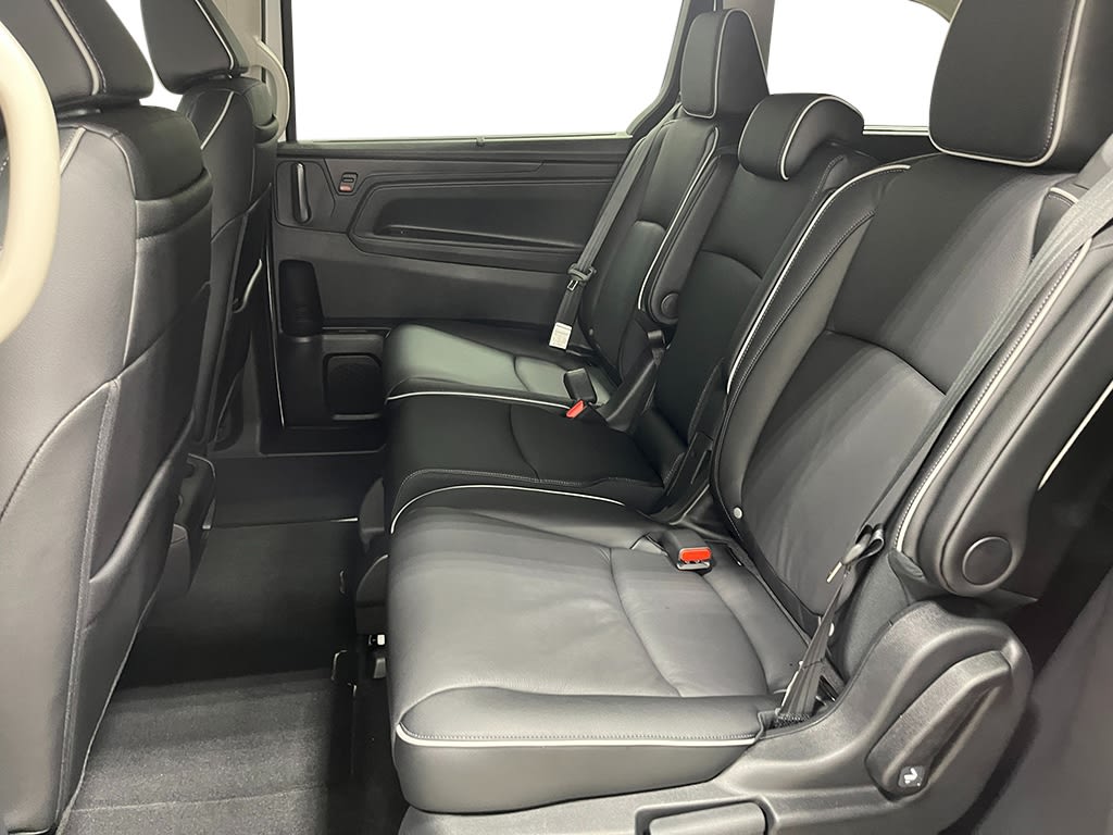 2025 Honda Odyssey Touring 13