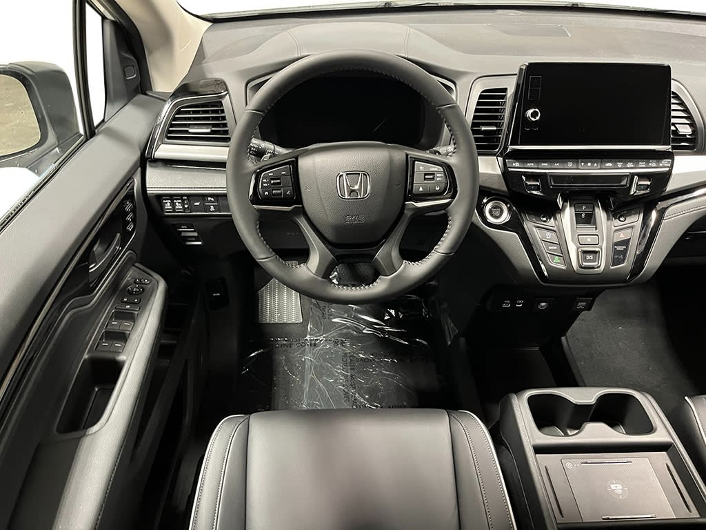2025 Honda Odyssey Touring 14
