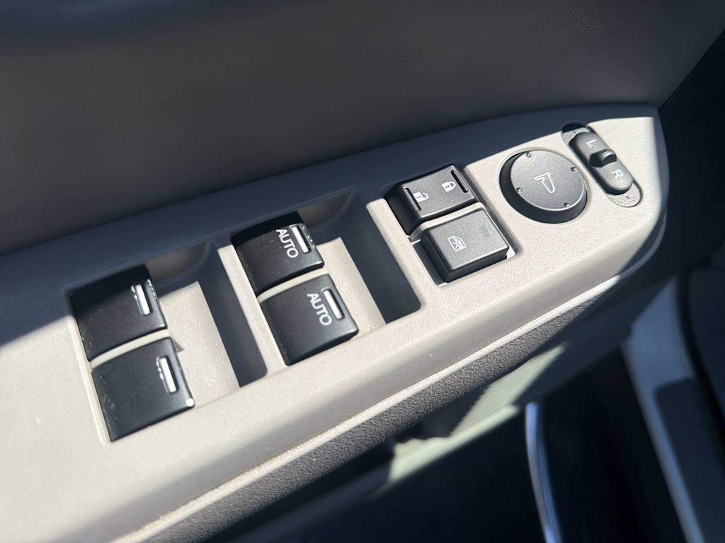 Thumbnail: 2012 Honda Pilot - 22