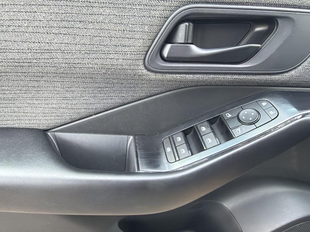 Thumbnail: 2023 Nissan Rogue - 21