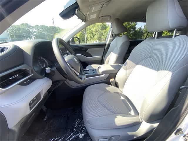 Thumbnail: 2023 Toyota Highlander - 7