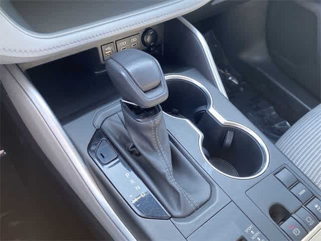 Thumbnail: 2023 Toyota Highlander - 11