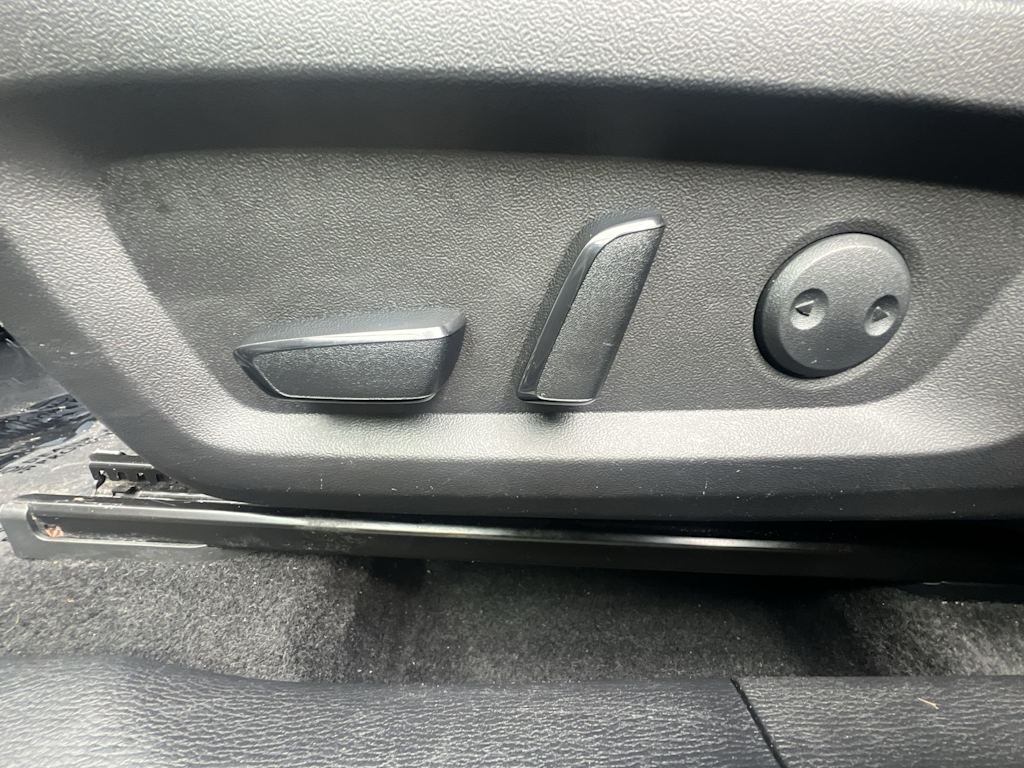 Thumbnail: 2022 Mitsubishi Outlander - 21