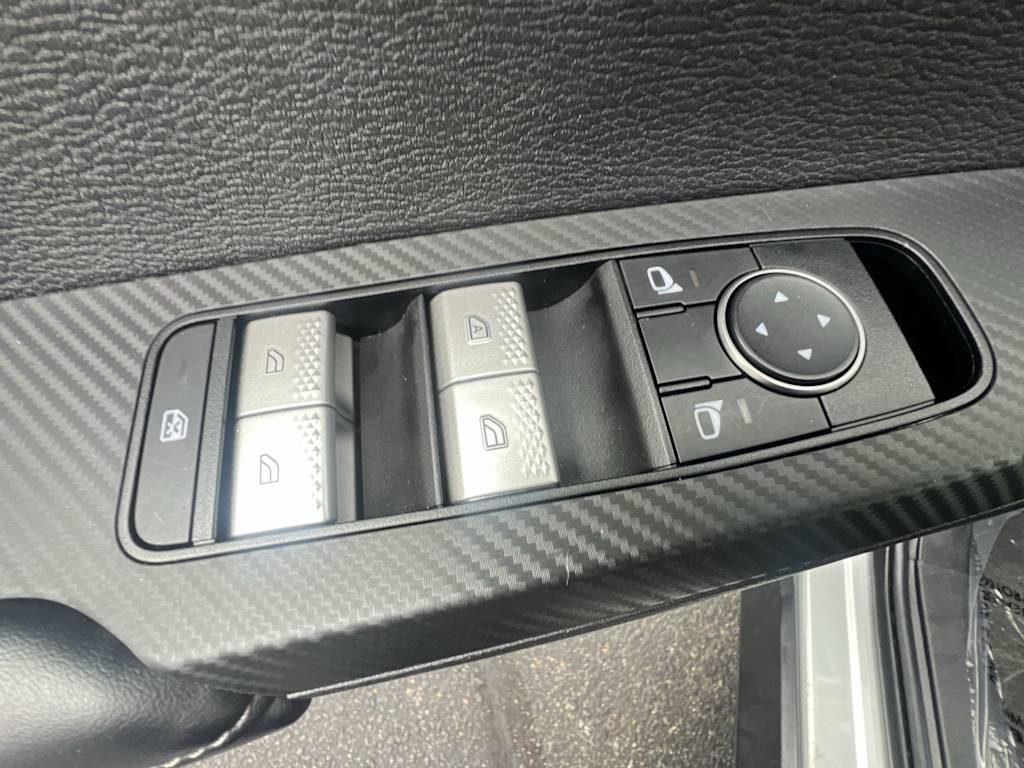 Thumbnail: 2022 Mitsubishi Outlander - 22