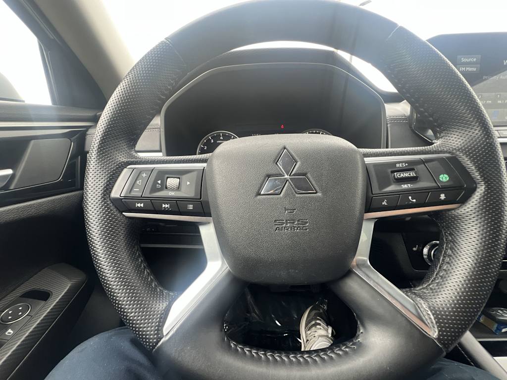 Thumbnail: 2022 Mitsubishi Outlander - 2