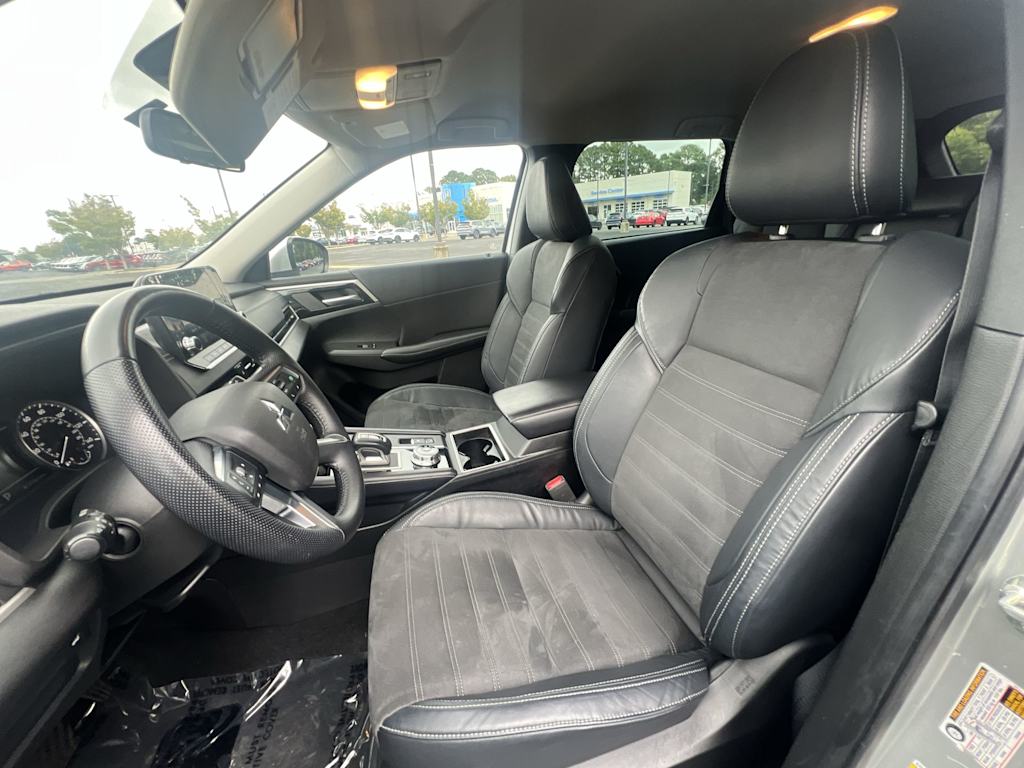 Thumbnail: 2022 Mitsubishi Outlander - 9