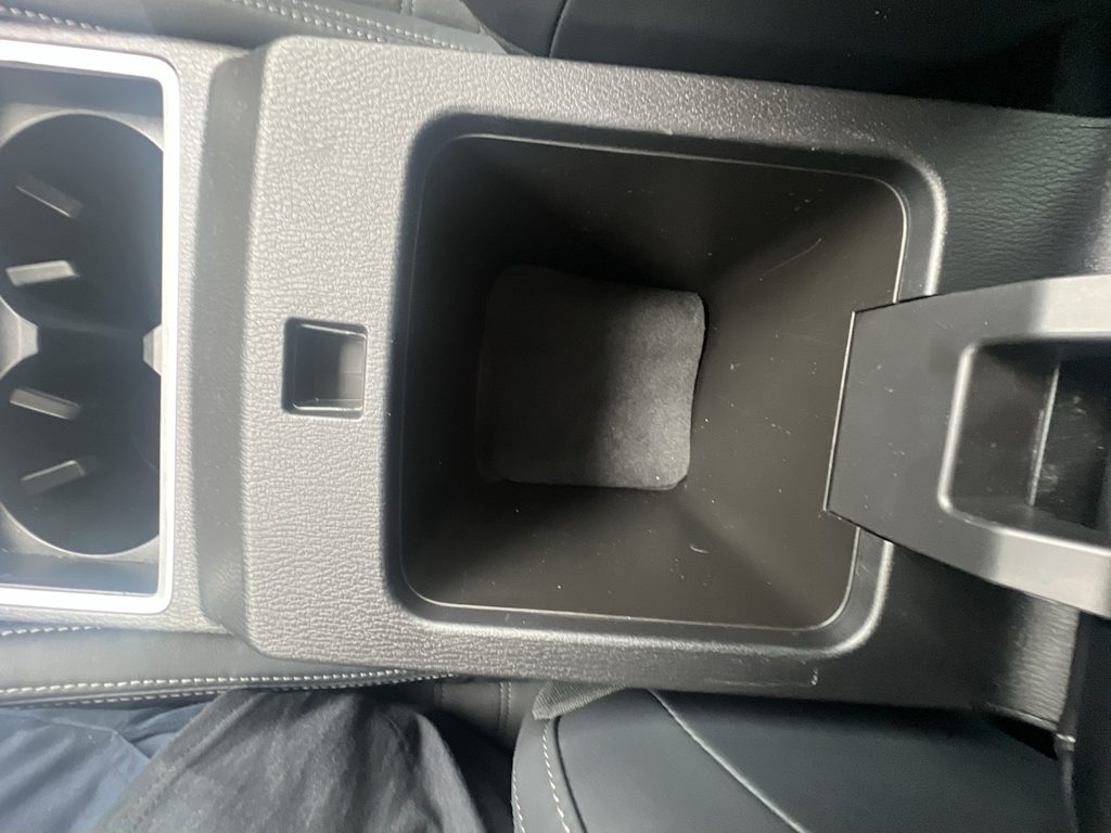 Thumbnail: 2022 Mitsubishi Outlander - 25