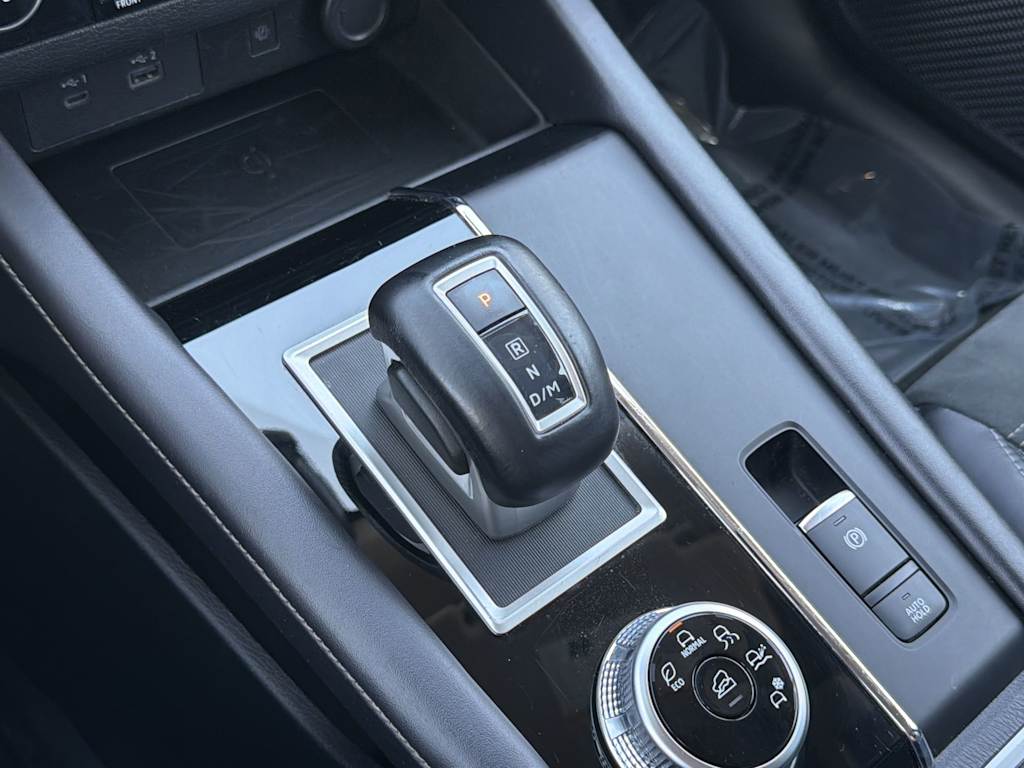 Thumbnail: 2024 Mitsubishi Outlander - 12