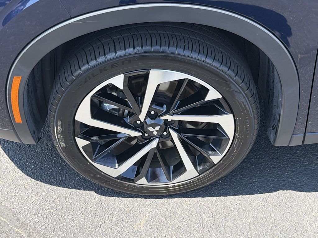 Thumbnail: 2024 Mitsubishi Outlander - 6