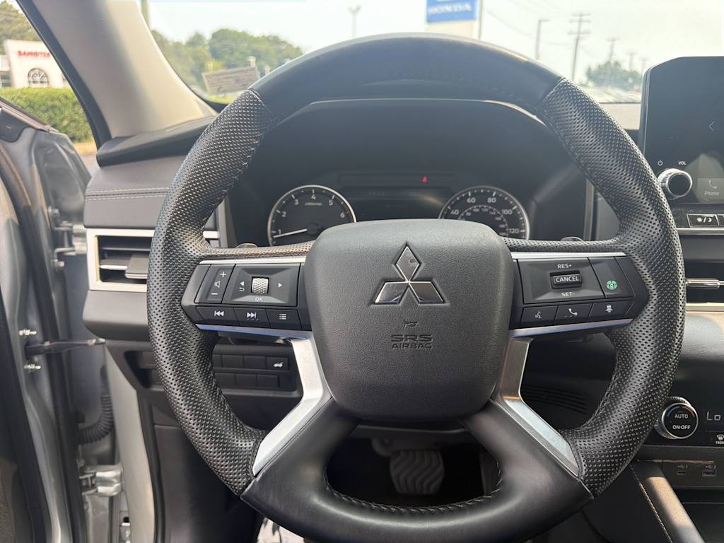 Thumbnail: 2024 Mitsubishi Outlander - 2