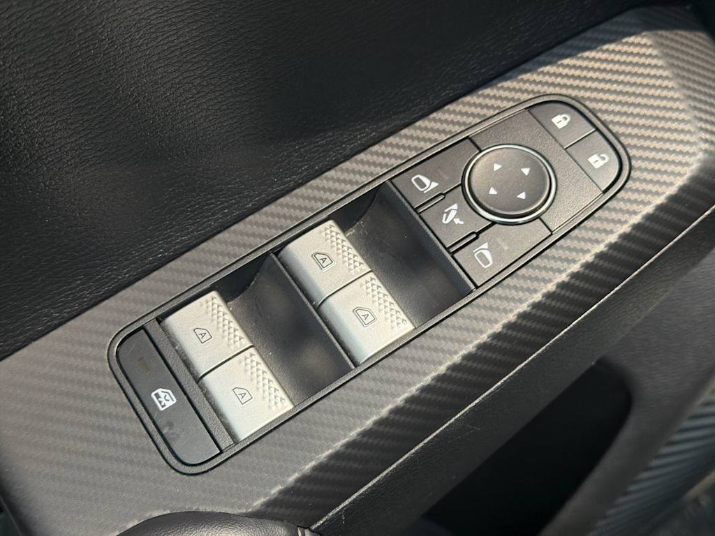 Thumbnail: 2024 Mitsubishi Outlander - 21
