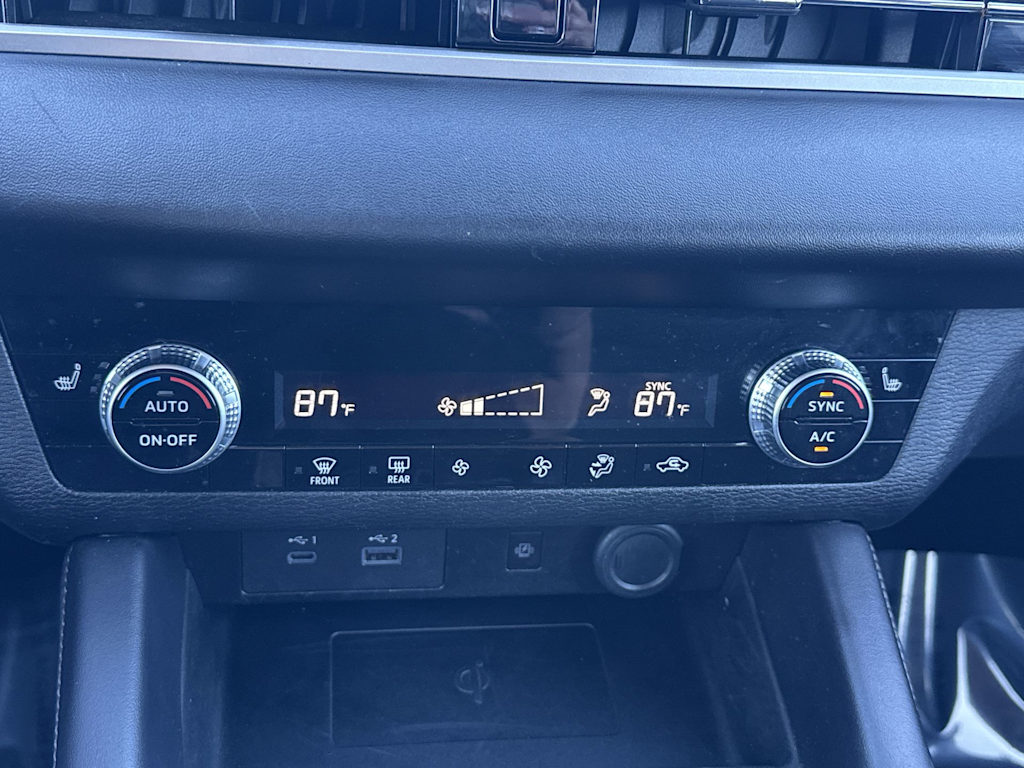 Thumbnail: 2024 Mitsubishi Outlander - 21