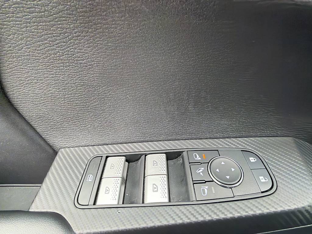 Thumbnail: 2024 Mitsubishi Outlander - 21