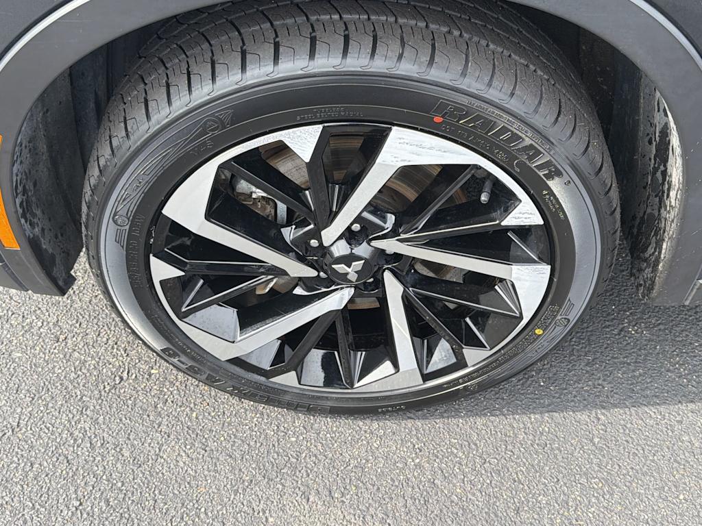 Thumbnail: 2024 Mitsubishi Outlander - 7