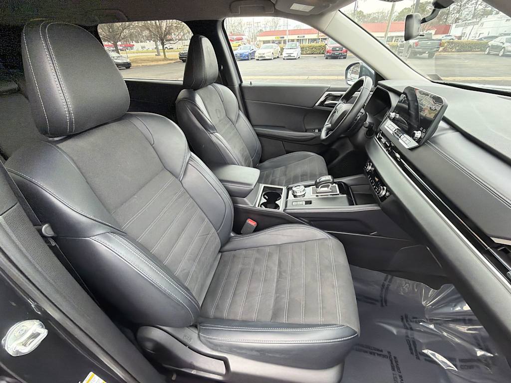 Thumbnail: 2024 Mitsubishi Outlander - 10