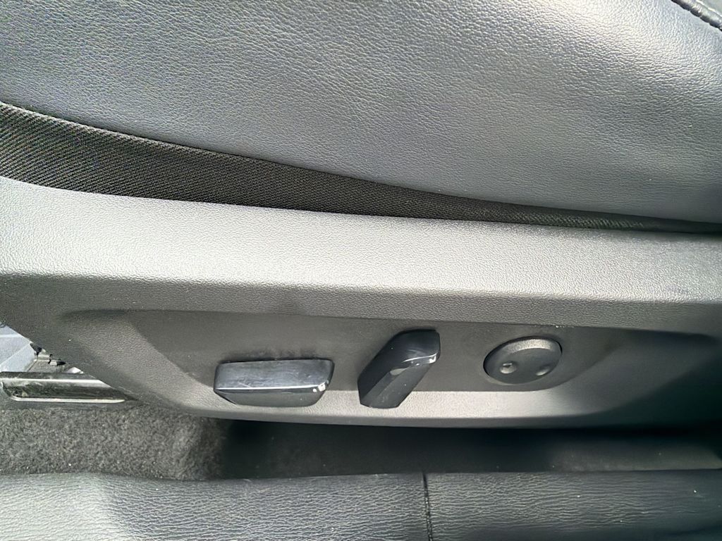 Thumbnail: 2024 Mitsubishi Outlander - 20