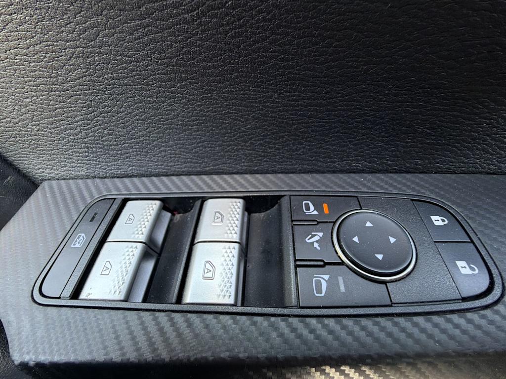 Thumbnail: 2024 Mitsubishi Outlander - 22