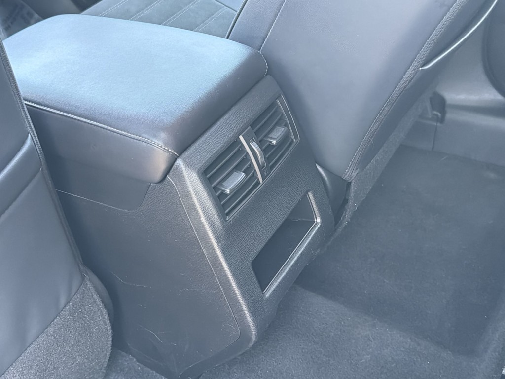 Thumbnail: 2024 Mitsubishi Outlander - 7